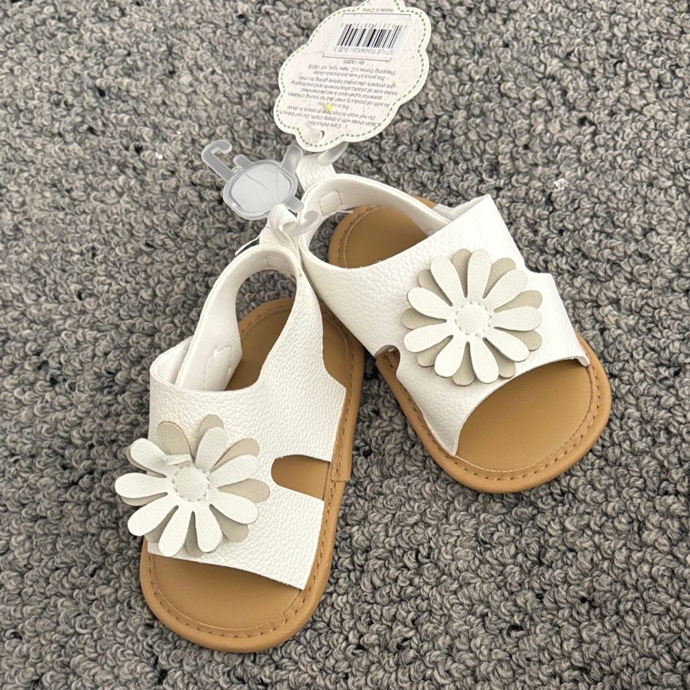 Toddler White Daisy Strap Sandals - Cute Summer Slip-Ons